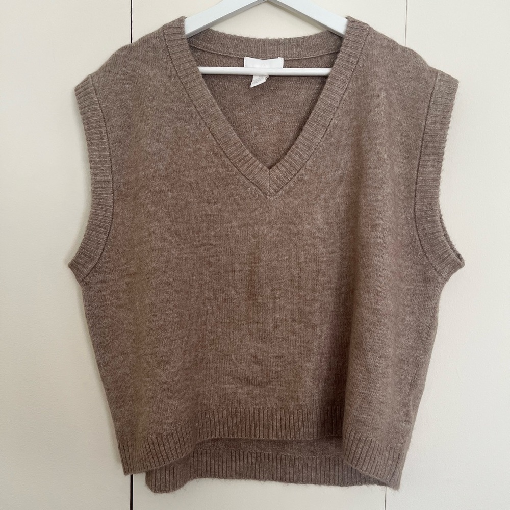 H&M Tan Sweater Vest